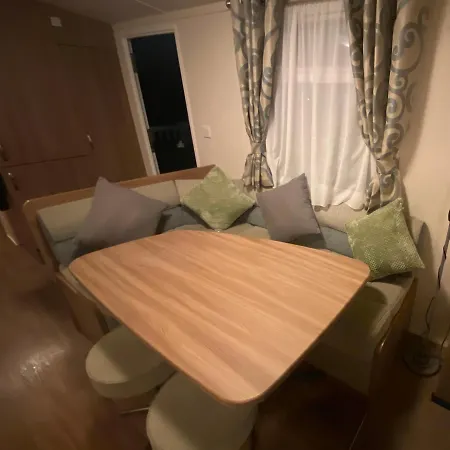 Retreat Kamp alanı *